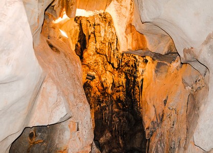 cuceler_magarasi_beyaz_kayalar