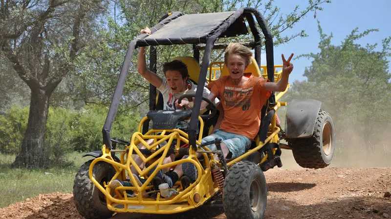 buggy-riding kizilot