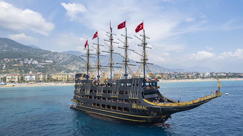legend big kral pirate boat