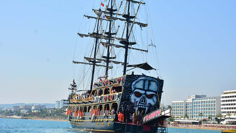 pirate ship alanya