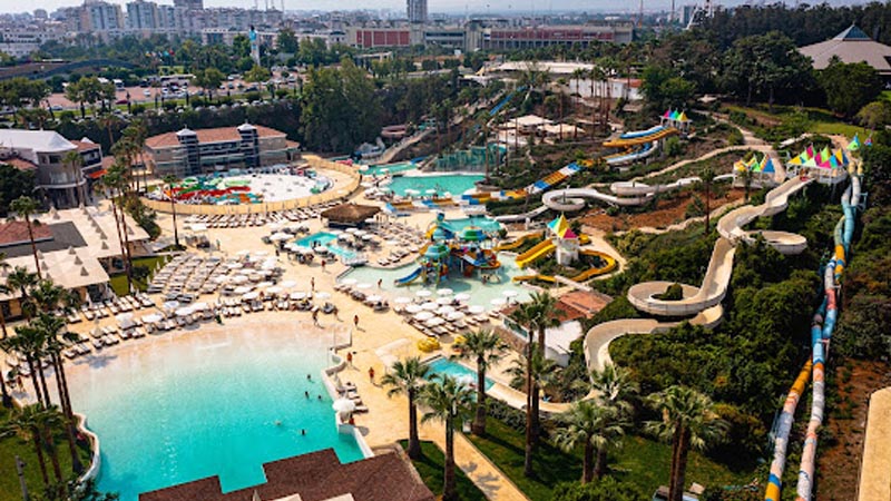 aquapark tour from side