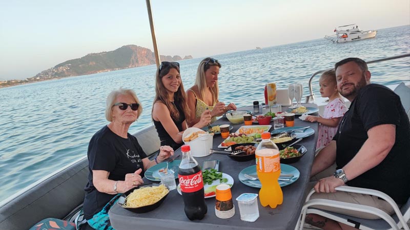 dinner on private yacht alanya