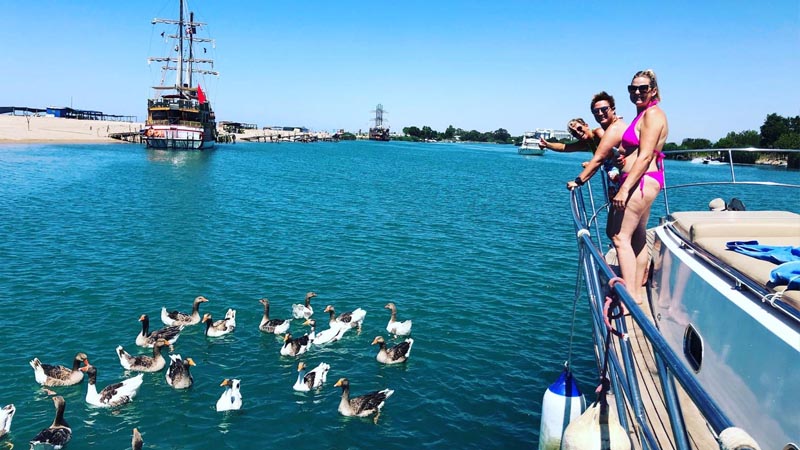 side private yacht tour