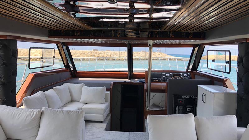 private yacht side