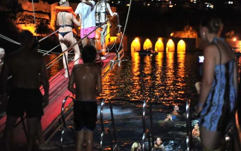 alanya-night boat tour