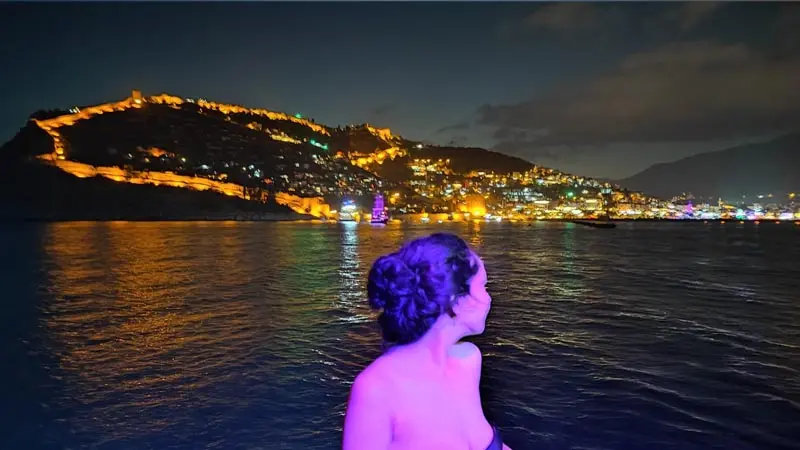 boat tour on sunset in alanya