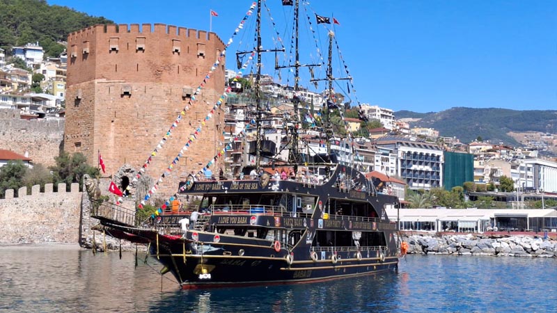 Alanya pirate boat trip