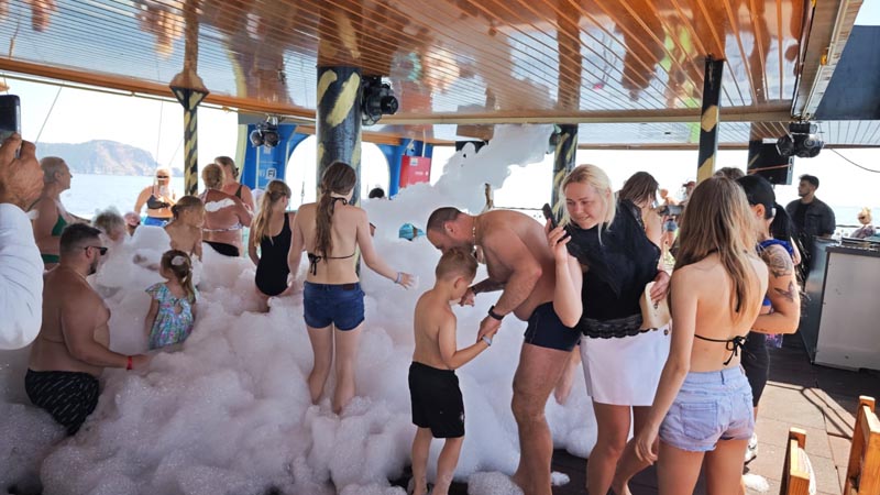 alanya foam party boat
