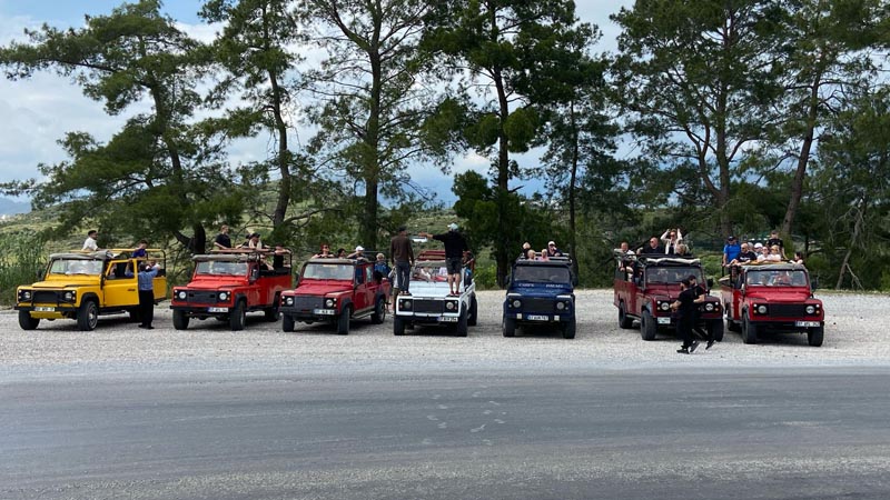 jeep safari in green canyon