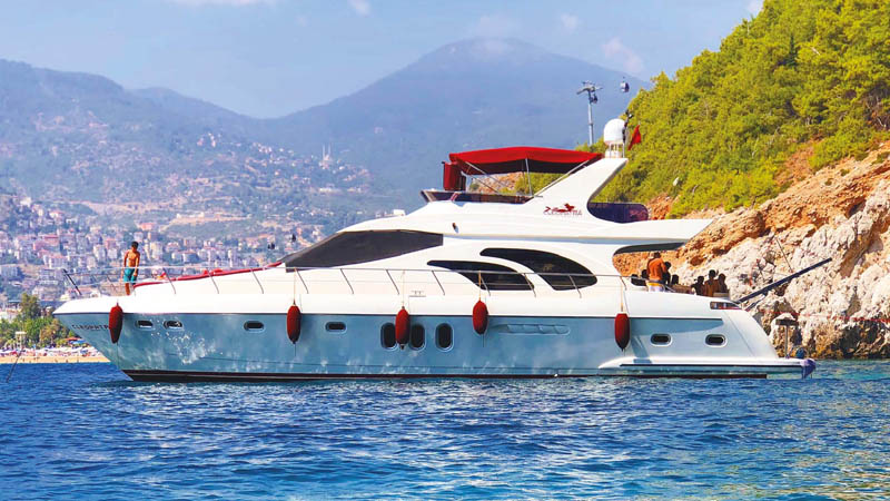okurcalar cleopatra luxury yacht