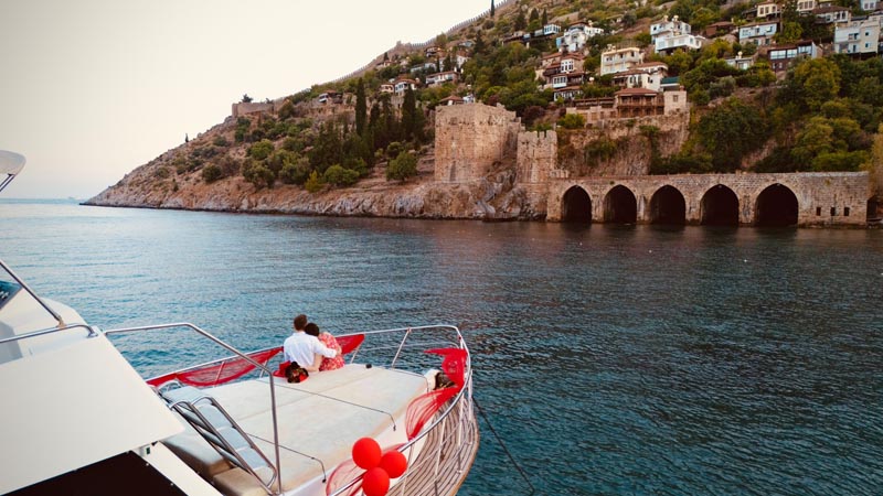 celebration on private yacht in alanya