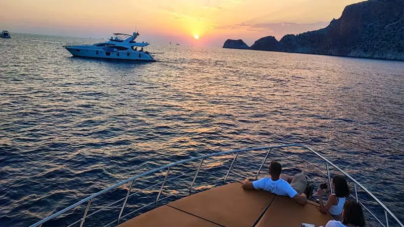 sunset on yacht okurcalar alanya